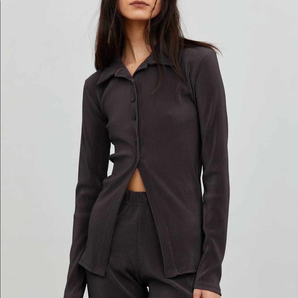 Source Unknown Button Up
